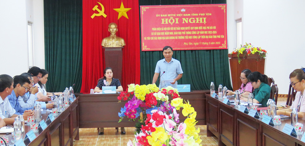 Đồng chí Nguyễn Quốc Hoàn phát biểu, ghi nhận các ý kiến của đại biểu tại hội nghị. Ảnh: THÚY HẰNG